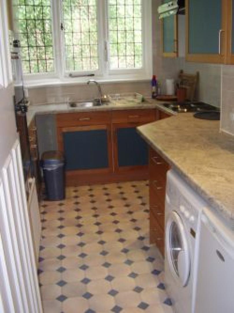 			NEW ON!, 2 Bedroom, 1 bath, 1 reception Flat			 Hendon Lane, FINCHLEY CENTRAL N3